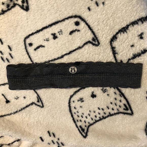 Black Lulu Lemon head band 24.5 cm long - Picture 1 of 4